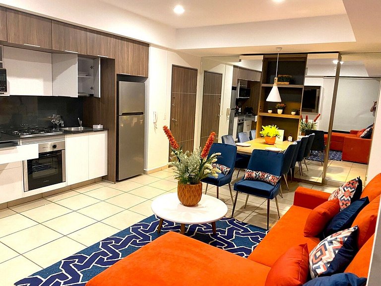Unique 2 Bedroom, Pool and Fitness Center Design