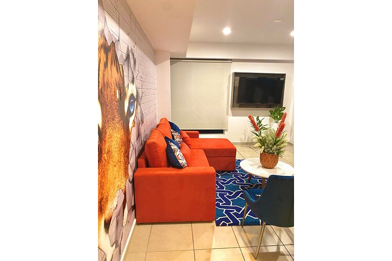 Unique 2 Bedroom, Pool and Fitness Center Design