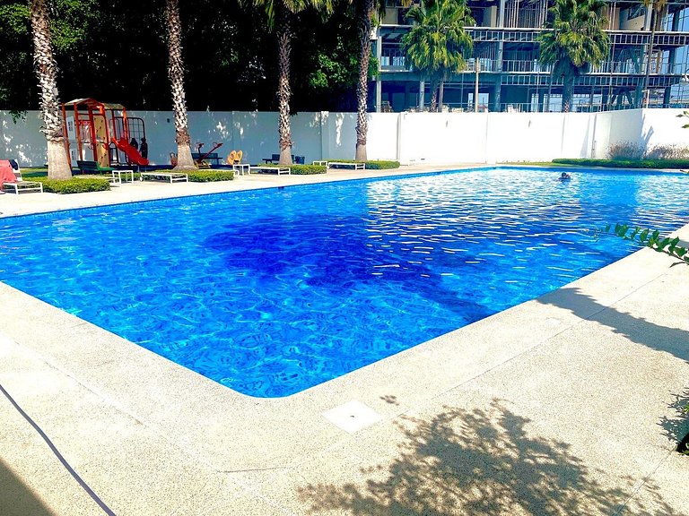 Unique 2 Bedroom, Pool and Fitness Center Design