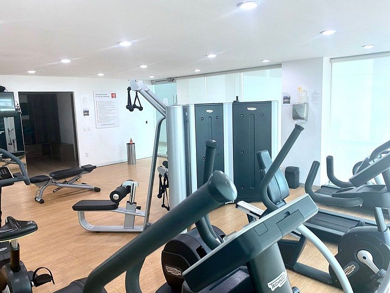 Unique 2 Bedroom, Pool and Fitness Center Design