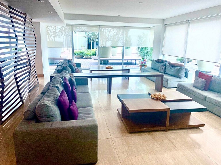 Unique 2 Bedroom, Pool and Fitness Center Design
