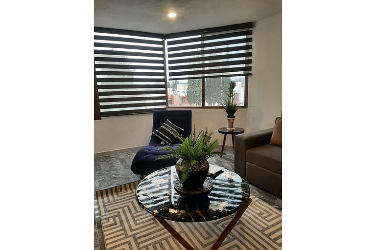 LARGE PH, FULL FLOOR 100% REFURBISHED EXPO AREA