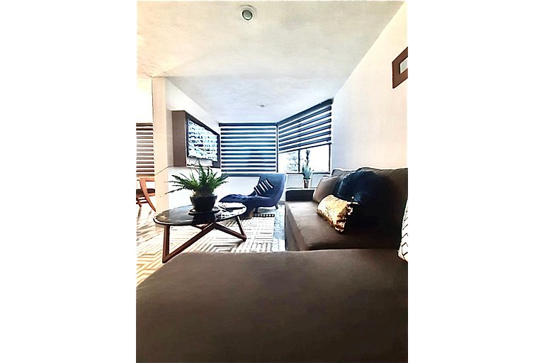 LARGE PH, FULL FLOOR 100% REFURBISHED EXPO AREA