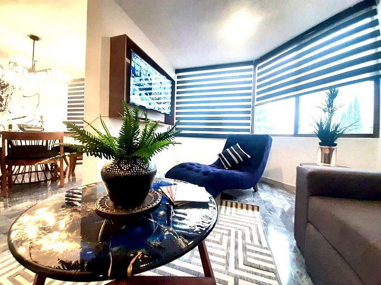 LARGE PH, FULL FLOOR 100% REFURBISHED EXPO AREA
