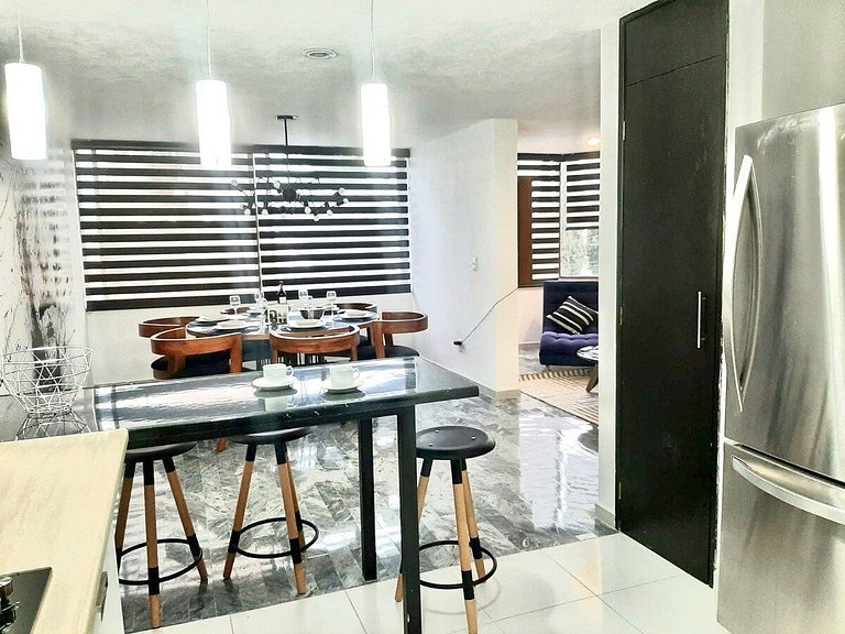 LARGE PH, FULL FLOOR 100% REFURBISHED EXPO AREA