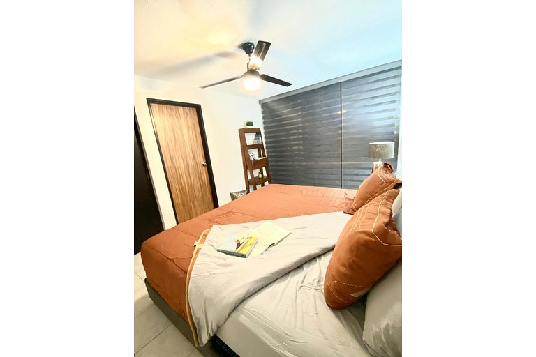 LARGE PH, FULL FLOOR 100% REFURBISHED EXPO AREA