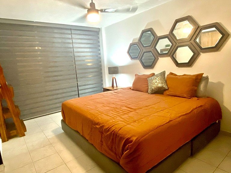 LARGE PH, FULL FLOOR 100% REFURBISHED EXPO AREA