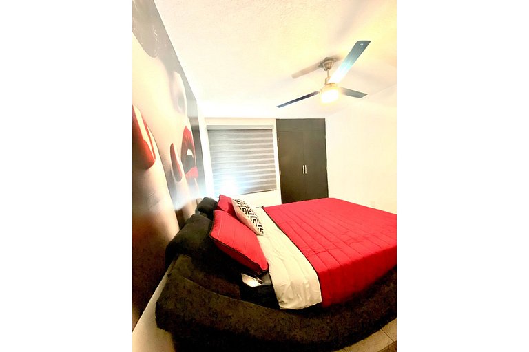 LARGE PH, FULL FLOOR 100% REFURBISHED EXPO AREA