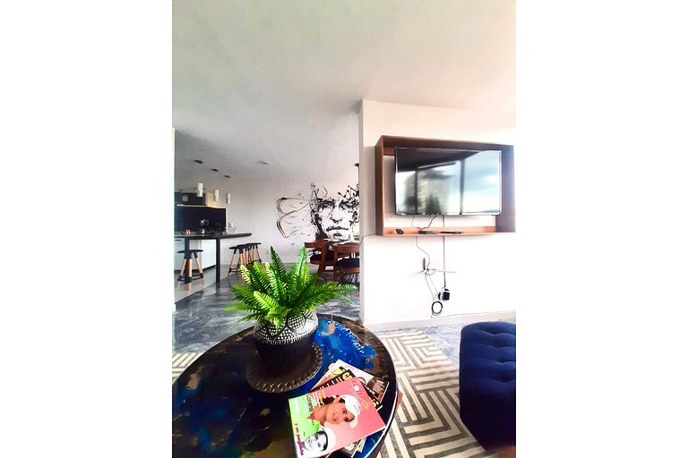 LARGE PH, FULL FLOOR 100% REFURBISHED EXPO AREA